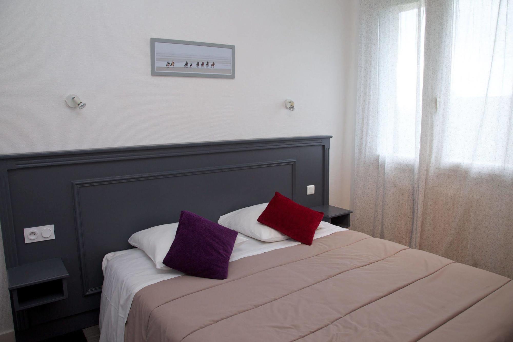 Cozy Hotel Logis Morlaix Plouigneau 외부 사진